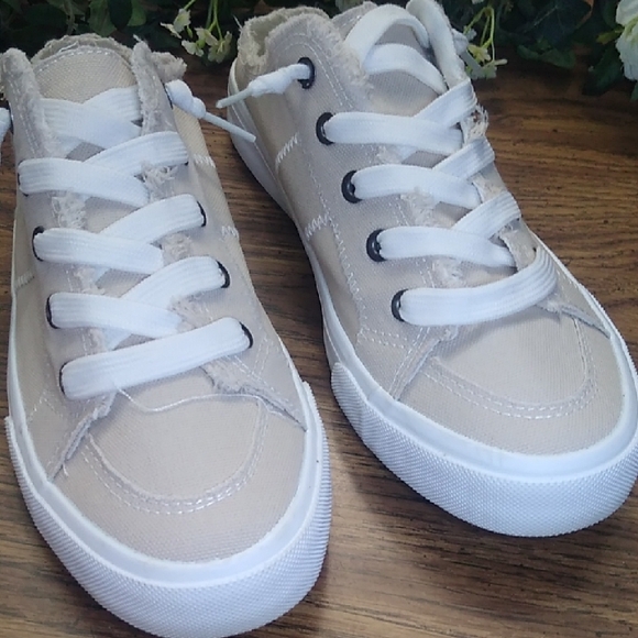 Casual Beige Canvas Mules Size 8 - Picture 2 of 8